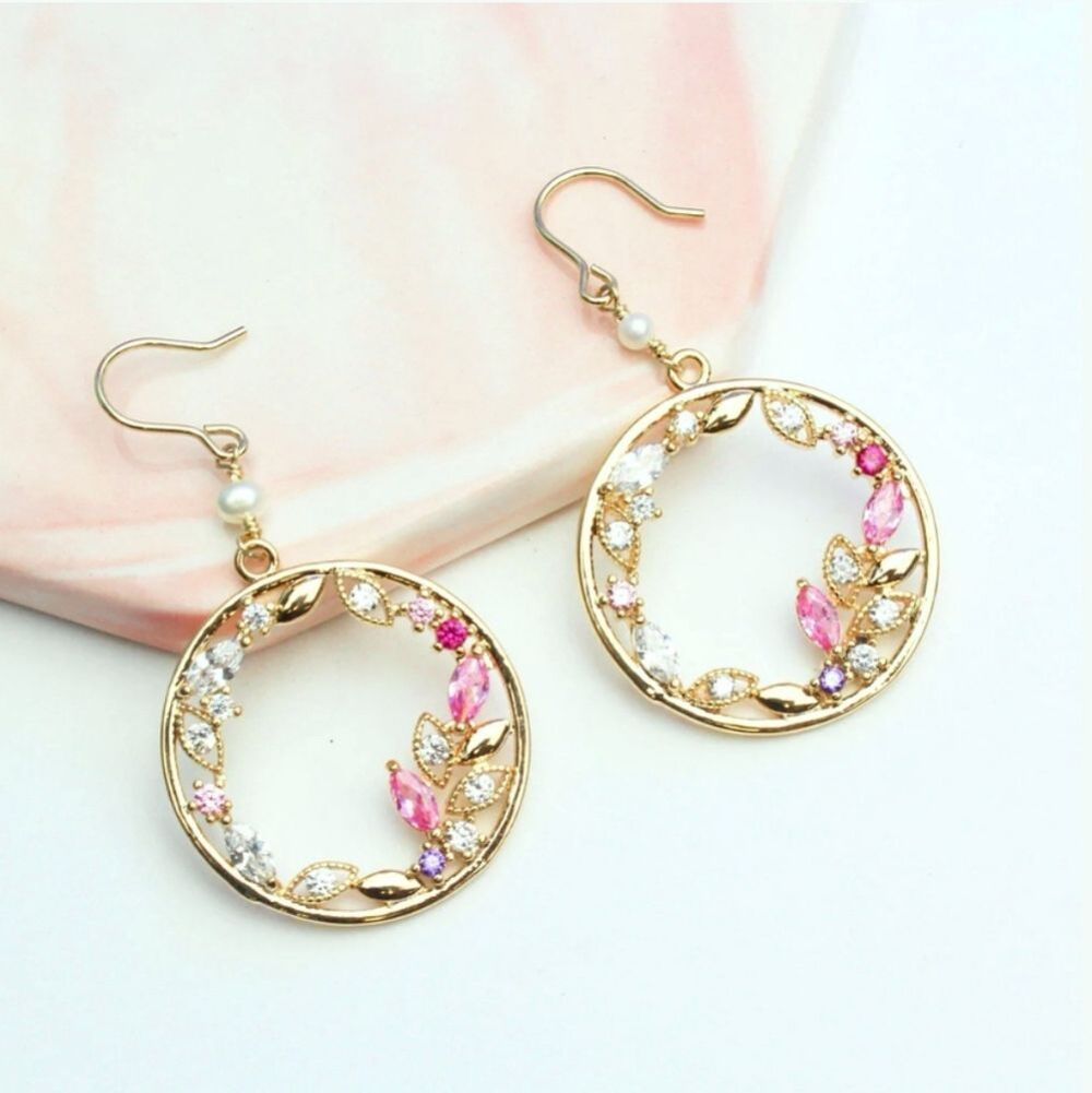 La Meno "Secret🤫 Garden💐" Earrings - Picture 16 of 16